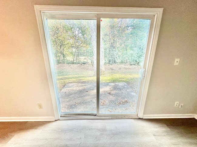 Building Photo - 507 Ebenezer Ave