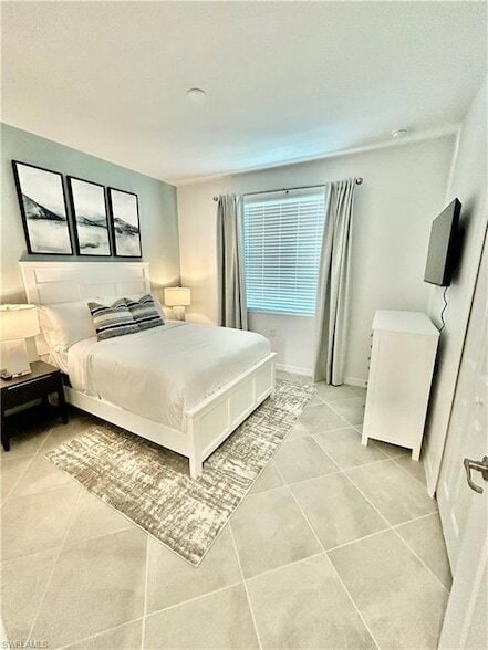 Building Photo - 15375 Grn Acrs Ave