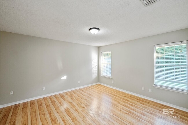 Building Photo - 16955 Heartland Cir