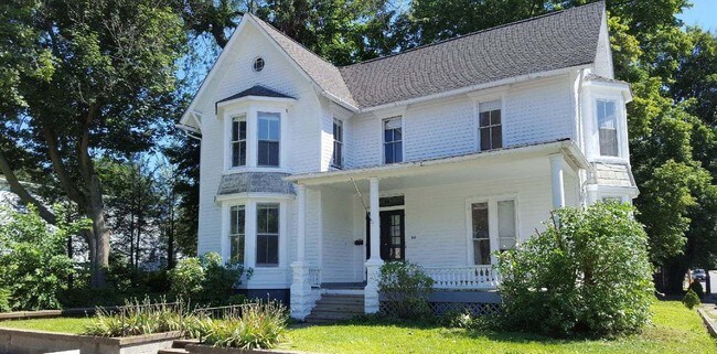 Primary Photo - 138 Belvidere Ave