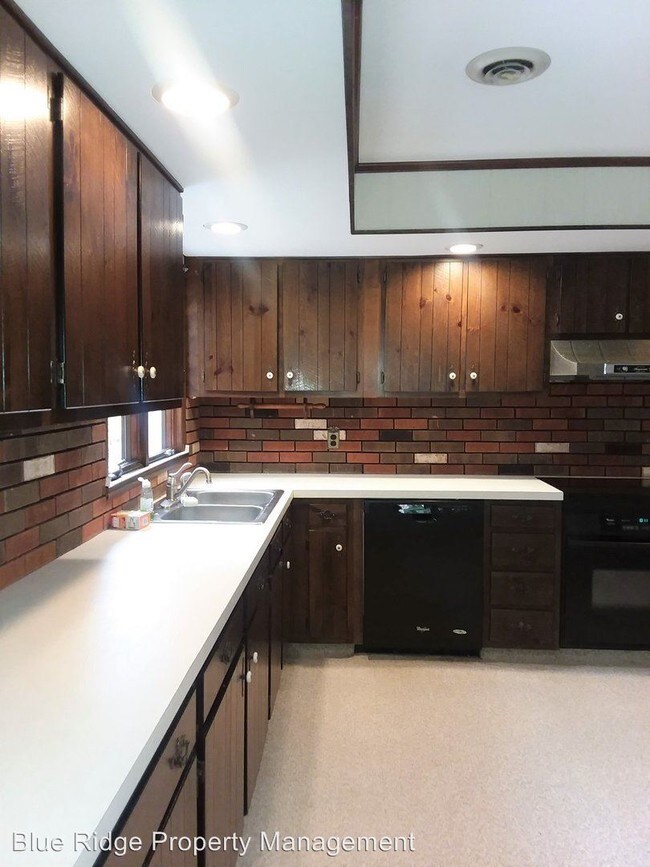 Building Photo - 2 br, 2.5 bath House - 154 Ridge Haven Drive