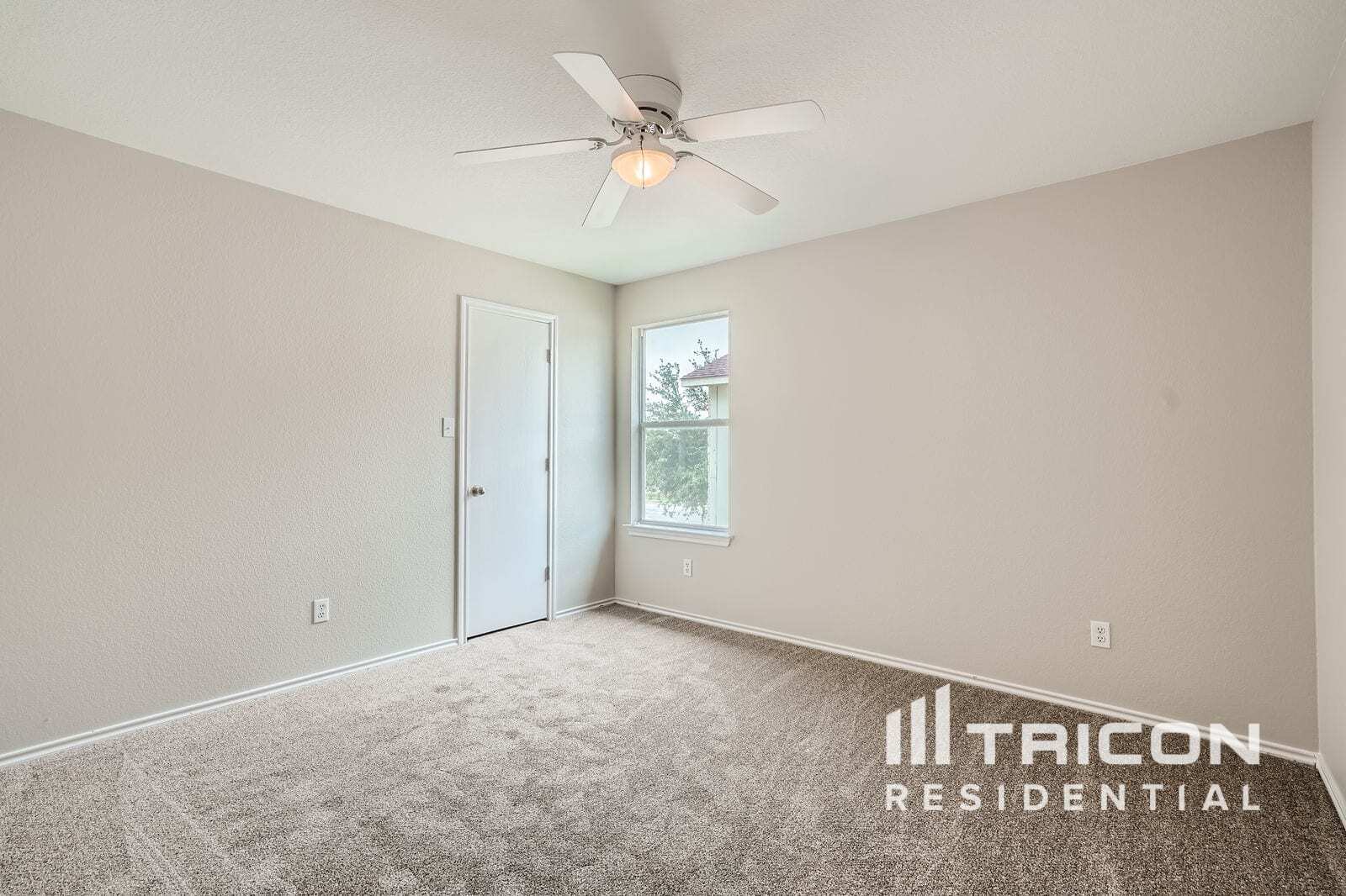 Building Photo - 102 Blackman Tr