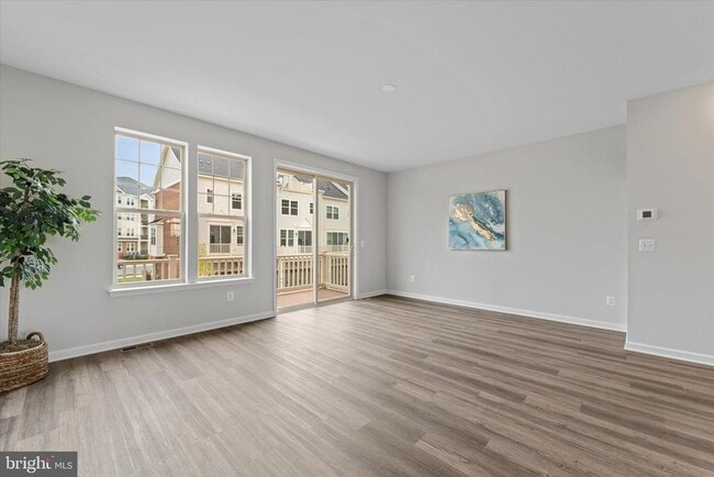 Building Photo - 705 Sawback Sq NE