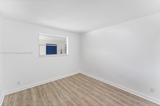 Building Photo - 5100 SW 64th Ave