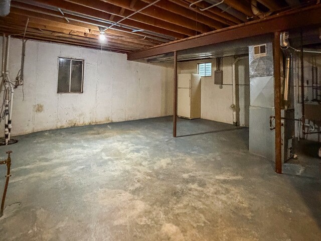 Building Photo - 5090 Prairie Oak Rd