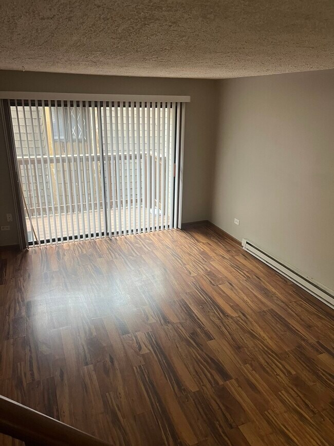 Building Photo - 14747 Kenton Ave