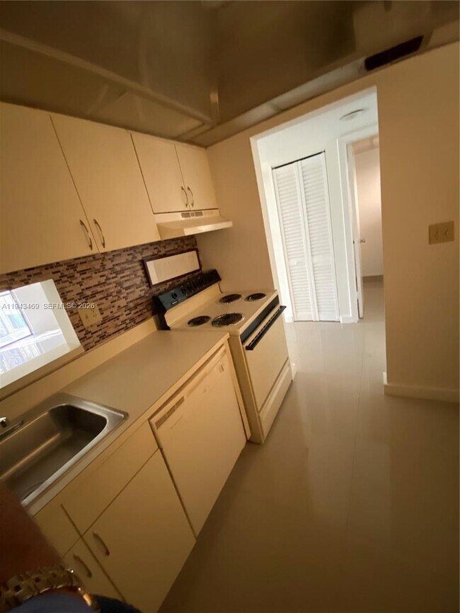 Building Photo - 8015 SW 107th Ave