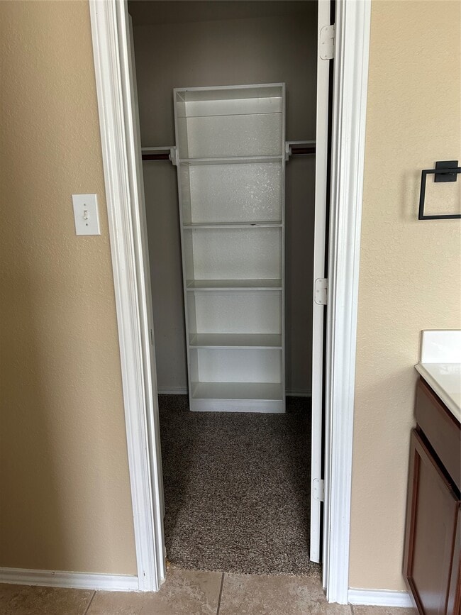 Building Photo - 25111 Country Gate Dr