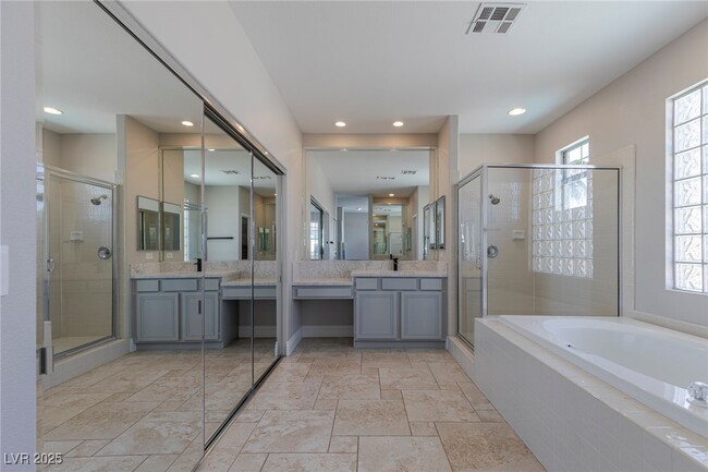 Building Photo - 2510 Putting Green Dr