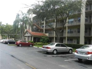 Building Photo - 1000 SW 125th Ave
