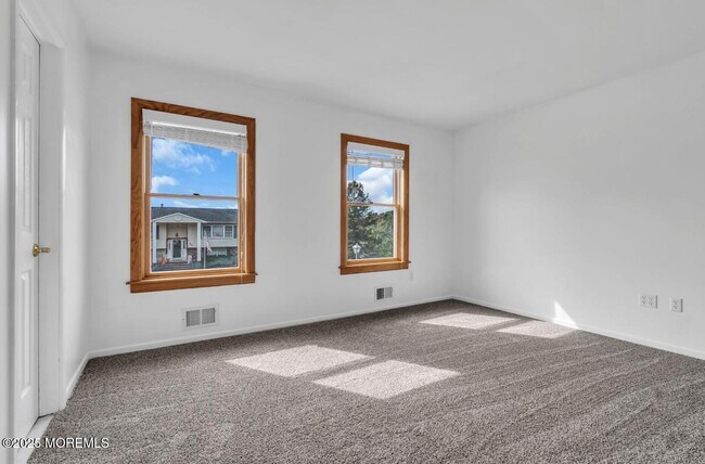 Building Photo - 45 Pinyon St