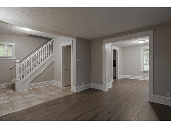 Building Photo - 3815 2nd Ave S