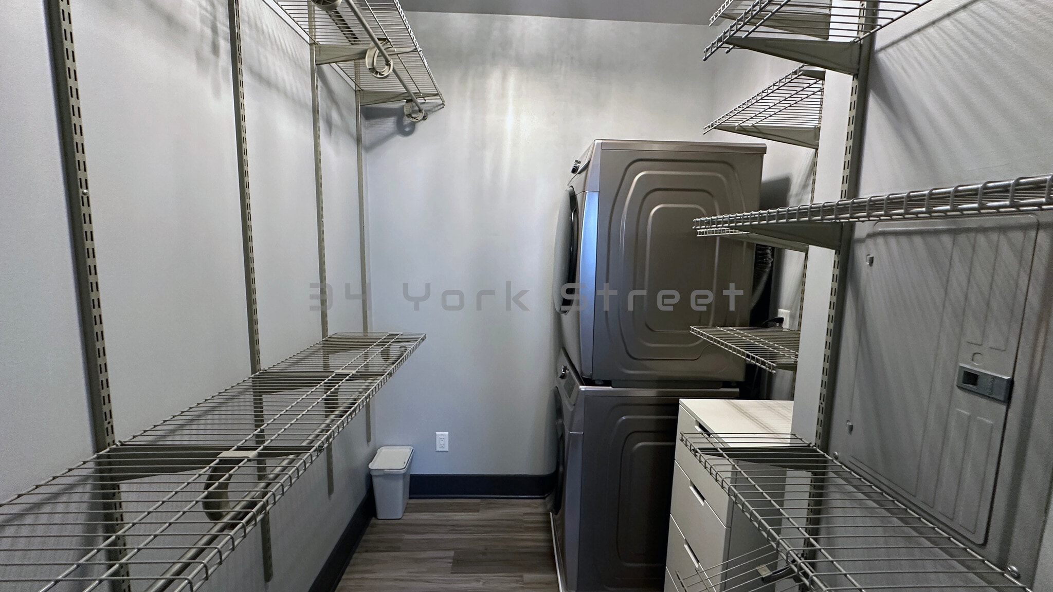 Building Photo - 34 York St