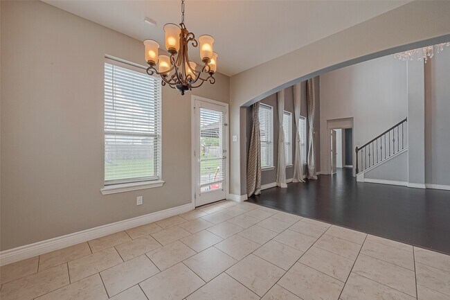 Building Photo - 7710 Eastwood Lake Ln