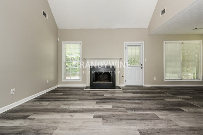 Building Photo - 10473 Starling Trail