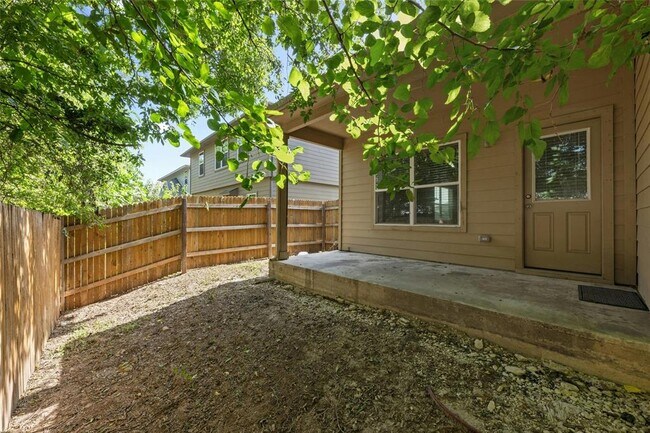 Building Photo - 135 Cibolo Creek Dr