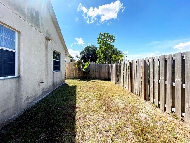 Building Photo - 2BD/2BA Single Family Home In West Palm Beach