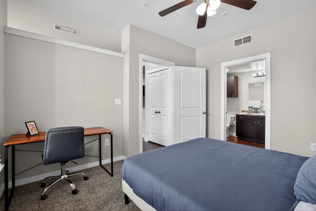 Building Photo - 1355 Ranch Pkwy