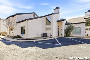 Building Photo - 1135 Parkview Dr