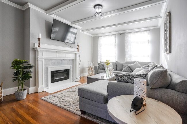 Building Photo - Babcock Street