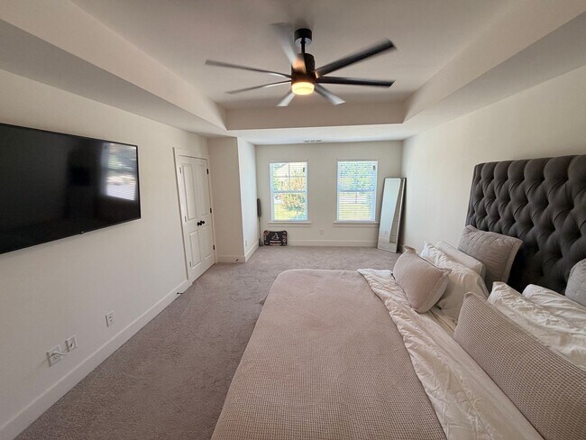 Building Photo - 2221 Flying Spur Dr