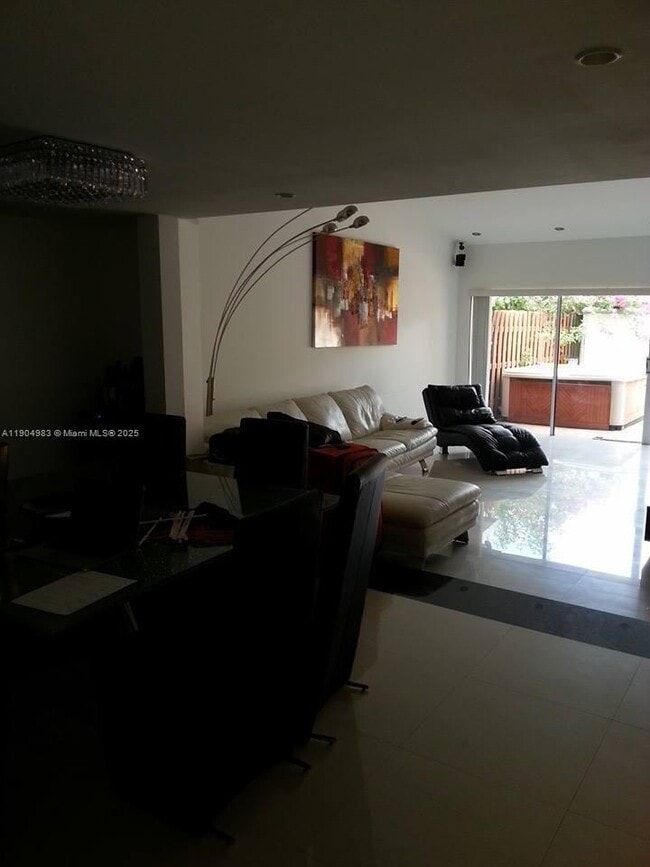 Building Photo - 546 NE 199th Ln