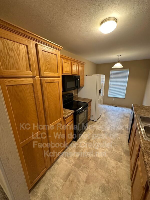 Building Photo - 8710 N Cleveland Ave