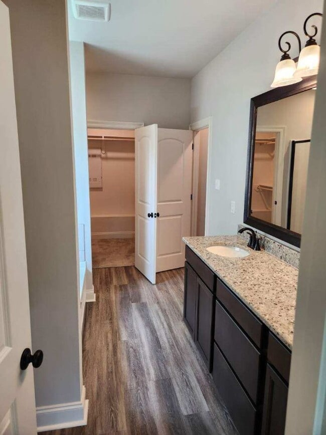 Building Photo - Charming 3BR/2BA Home in Marrero Spacious,...