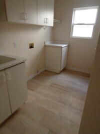 Building Photo - 6061 Caddington Row
