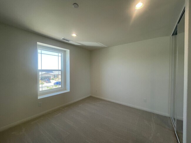 Building Photo - Victorville New Construction 5 bedroom!