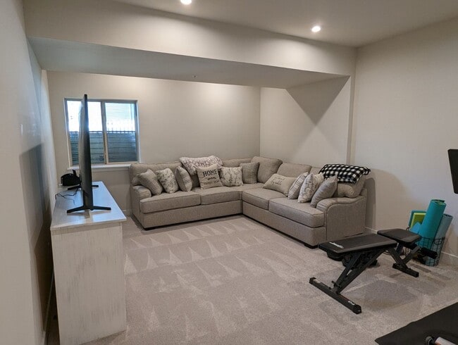 Building Photo - Gorgeous Newer Construction Home (2022) in...