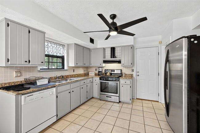 Building Photo - 145 N Bend Trail