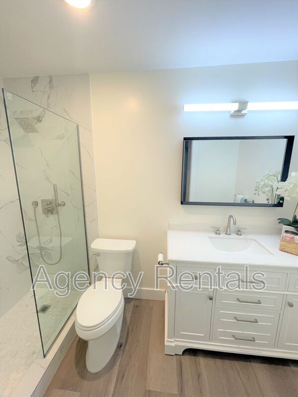 Building Photo - 3036 Monsarrat Ave