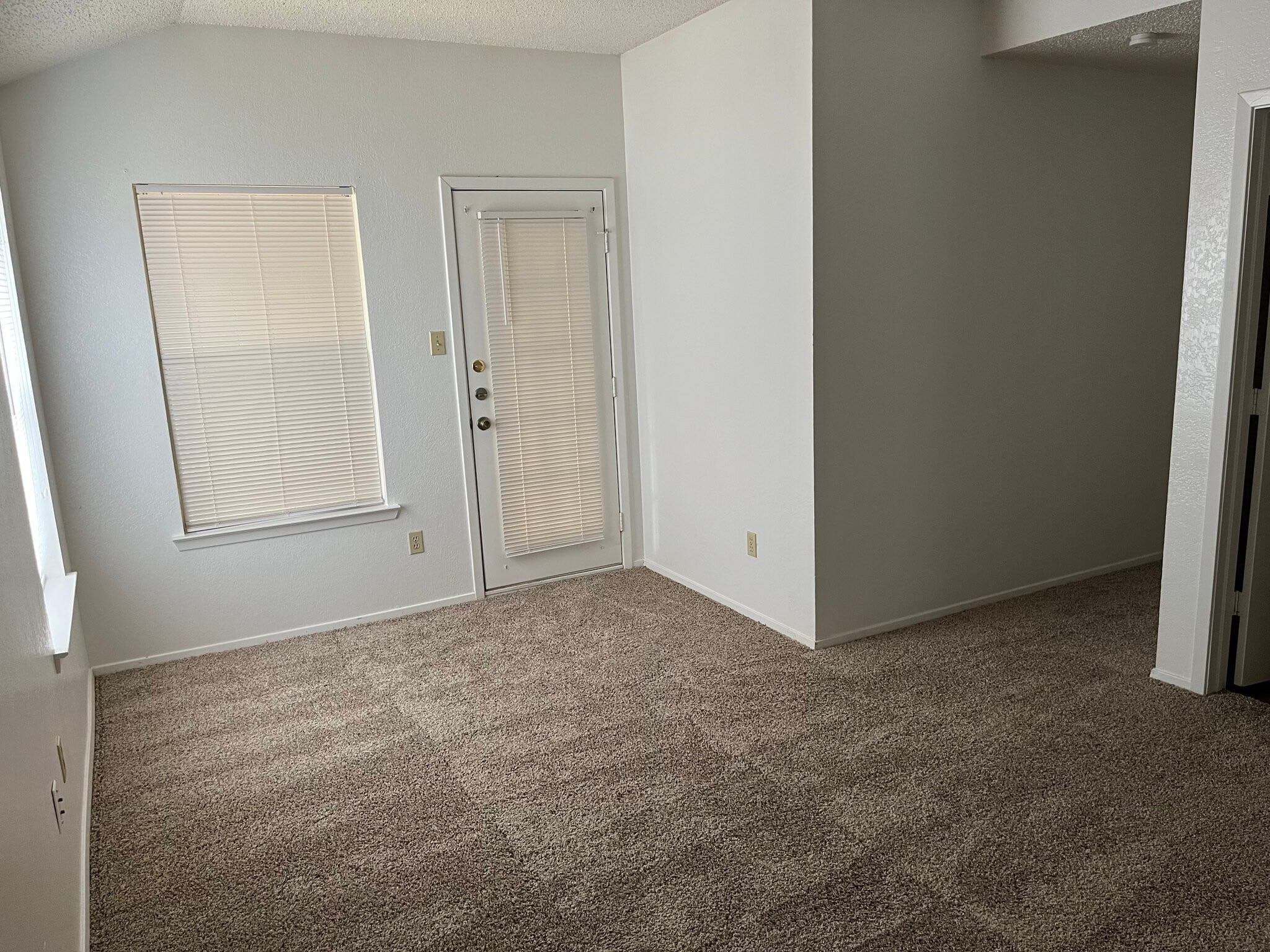 Building Photo - 10258 Aurora Dr