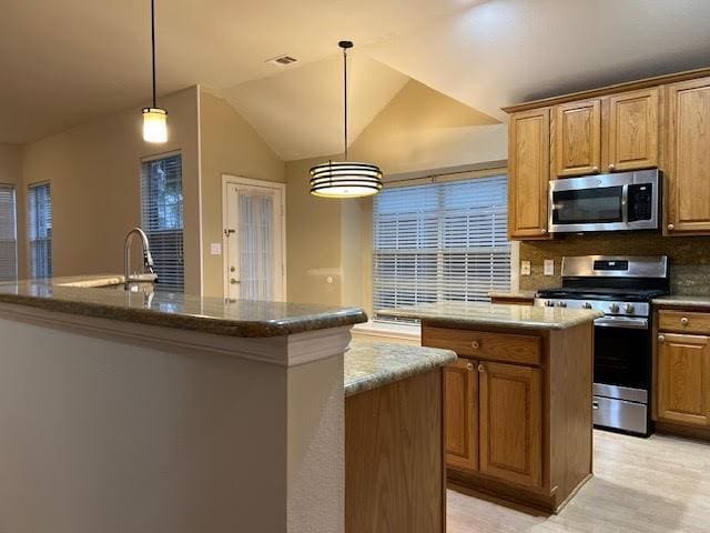 Building Photo - 2016 Knights Ct