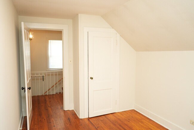 Building Photo - 109 Piedmont Ave N