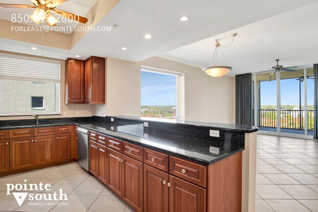 Building Photo - 608 Lost 701C