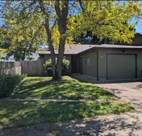 Building Photo - r1078