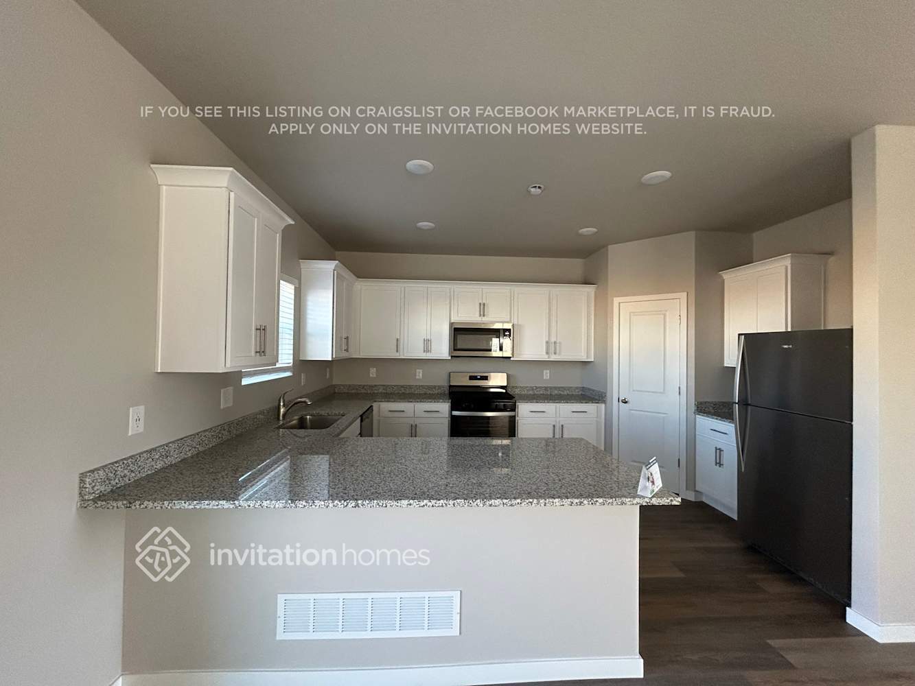 Building Photo - 2161 Christina St