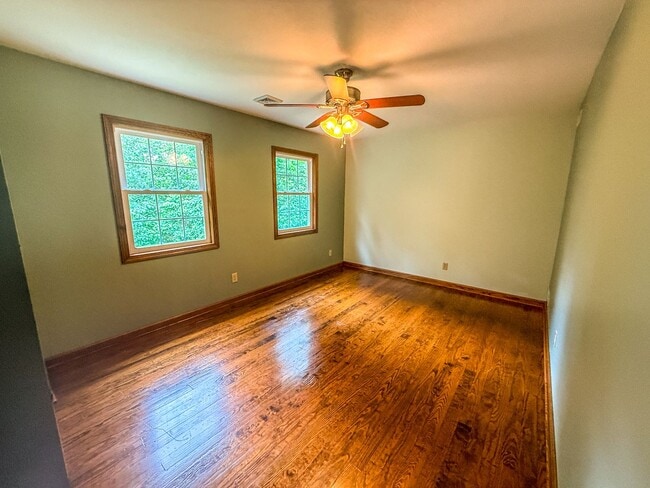 Building Photo - 4BD 2.5 BA Home with Acreage in Tippecanoe