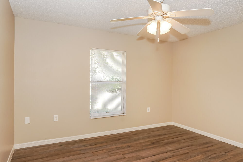 Building Photo - 3164 Covington Dr N
