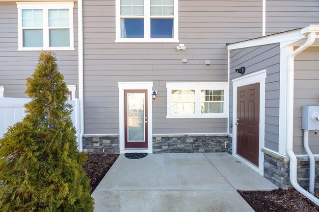 Building Photo - 2 Bedroom Townhome in Beautiful Magnolia G...