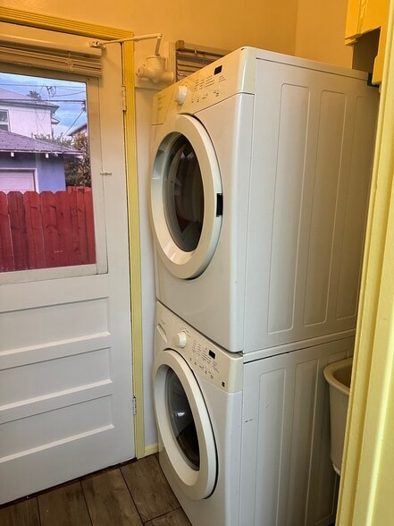 Washer - 4068 Lincoln Ave