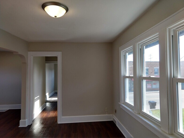 Living room - 1007 9th Ave