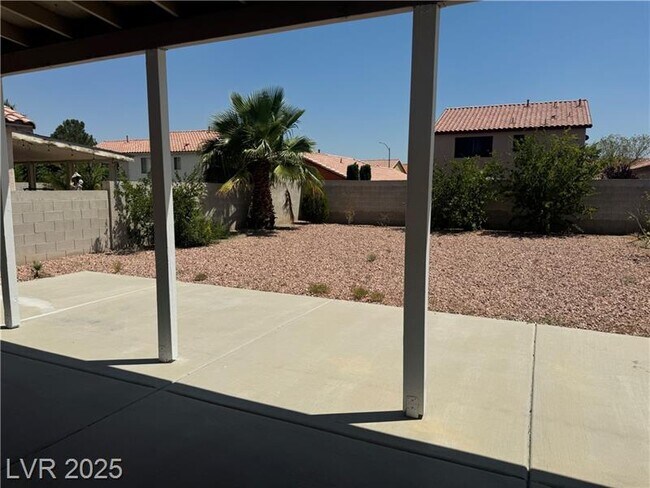 Building Photo - 8725 Russet Hills Ct