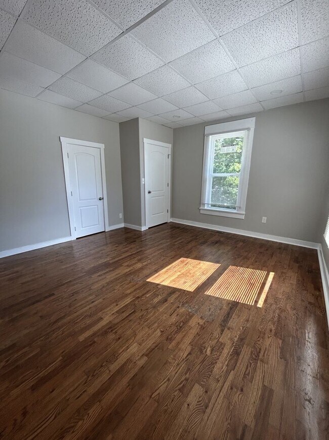 Building Photo - Nice 4BR/2BA Home on Large Corner Lot