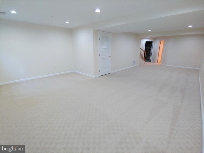 Building Photo - 912 Glaze Ct