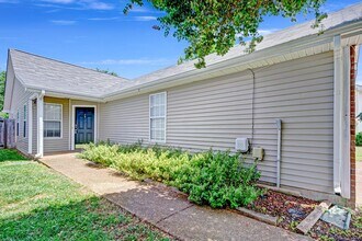 Building Photo - Move-In Ready 3B/2B Nashville Home!