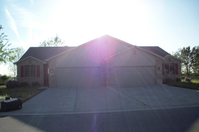 Building Photo - 332 Cassidy Ct