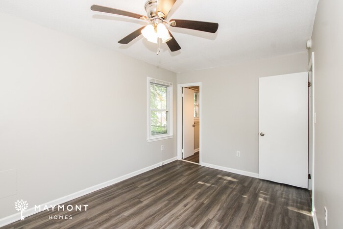 Building Photo - 111 Point Cir